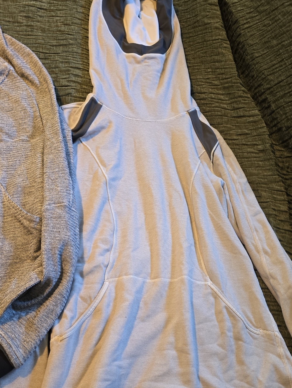 2 Lululemon Pullovers Like Brand New Small